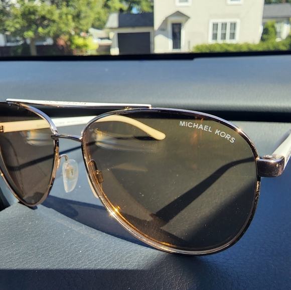 Micheal Kors White Aviator glasses - Picture 3 of 7